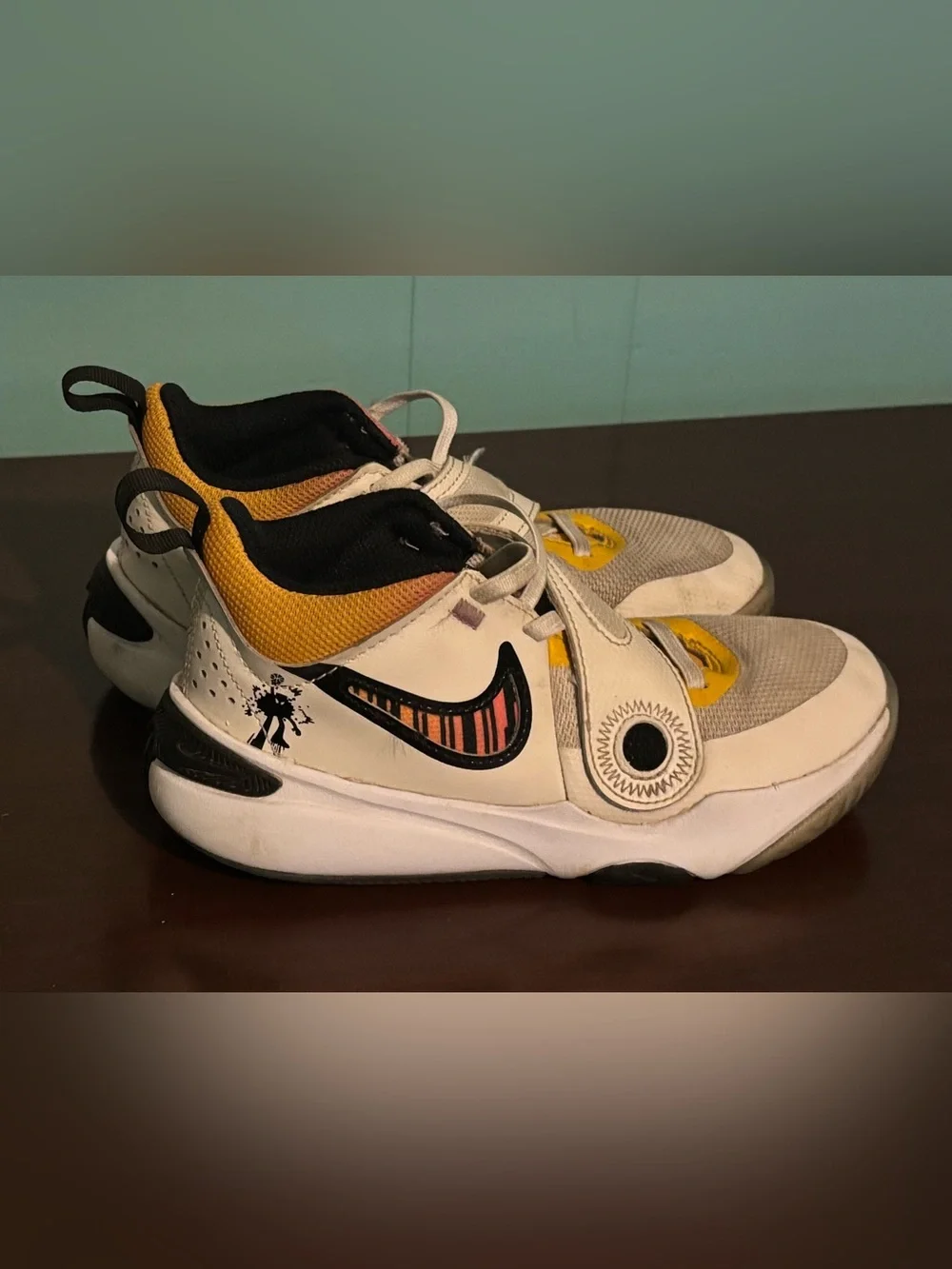 2023 Nike Team Hustle D11 GS Doodles Boys Basketball Sneaker Sz 1Y Orange Black